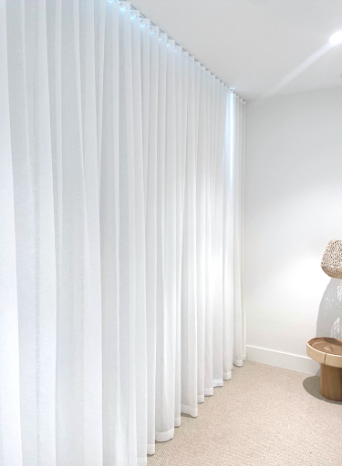 The difference between Wave Fold and S-Fold curtains